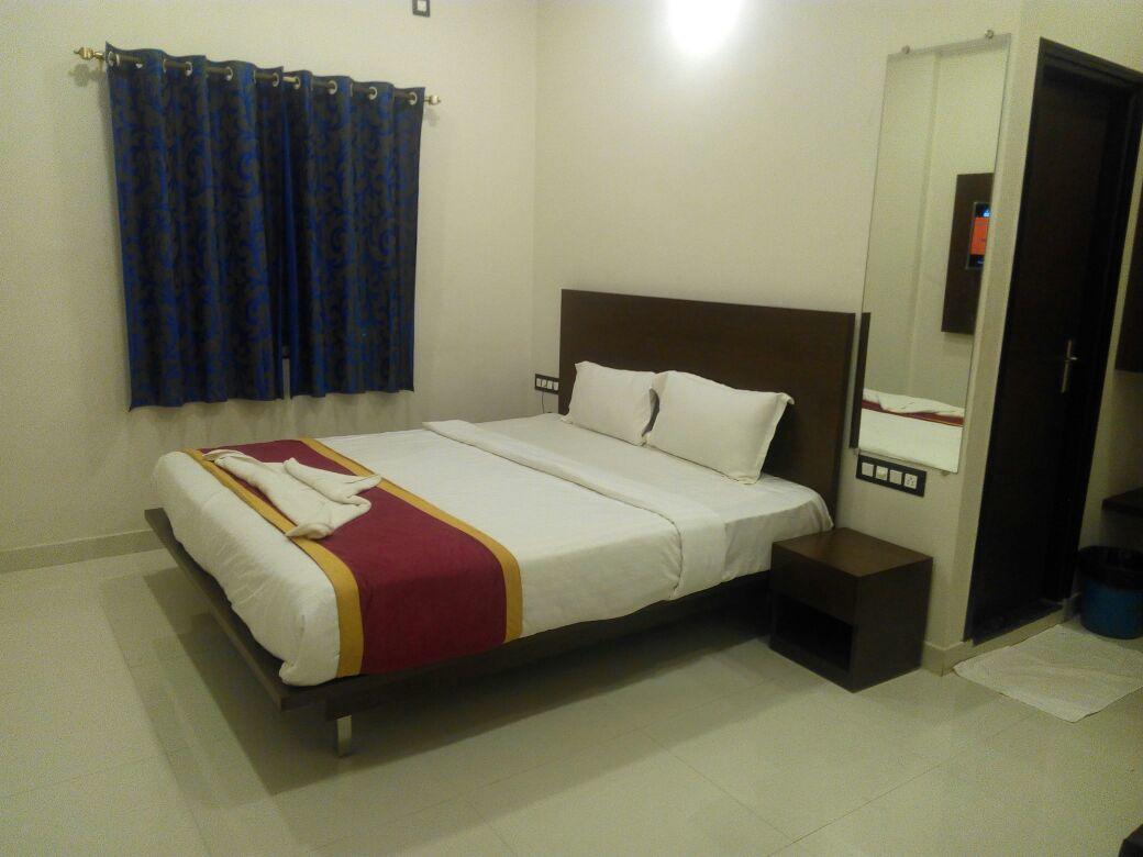 Hotel Grand Kubera Chikmagalūr Zewnętrze zdjęcie